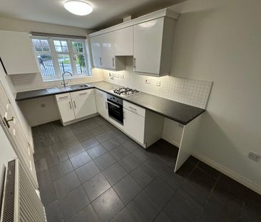 3 bedroom mews to rent - Photo 3