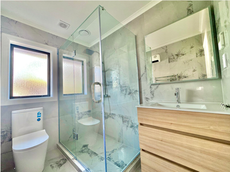 Modern Family Living in Otara - Photo 4