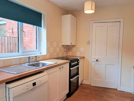 2 bedroom terraced house to rent - Photo 4