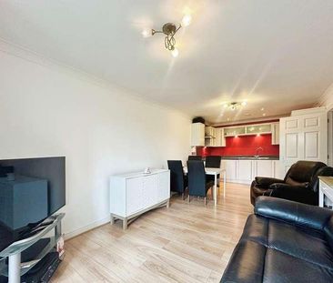 Datchet Road, Slough, SL3 - Photo 2