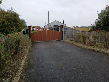 Drainless Road, Sandwich - Photo 3