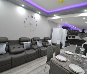 6 bedroom house to rent - Photo 1