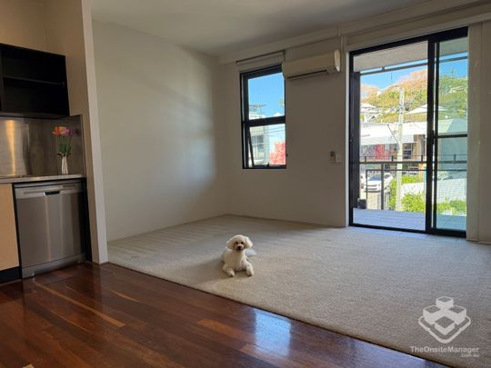 Pet-Friendly Apartment in The Cannery – Lifestyle Living in Teneriffe - Photo 1