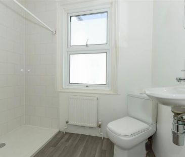 3 bedroom maisonette to rent - Photo 5
