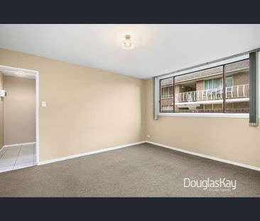 2/16 Forrest Street, Albion, Vic 3020 - Photo 2