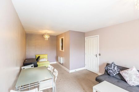 2 bedroom flat to rent - Photo 2