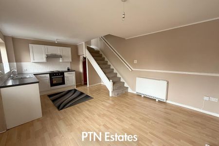 1 bedroom semi-detached house to rent - Photo 3
