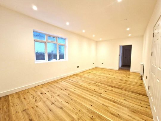 7 bedroom detached bungalow to rent - Photo 1