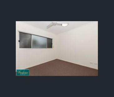 Modern Two Bedroom Apartment - Photo 1