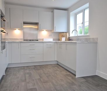 3 bedroom detached house to rent - Photo 4