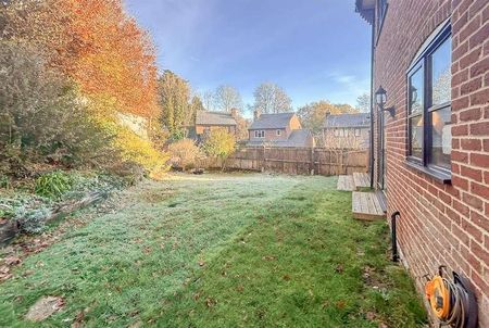 Oakwood Grove, Alderbury, SP5 - Photo 5