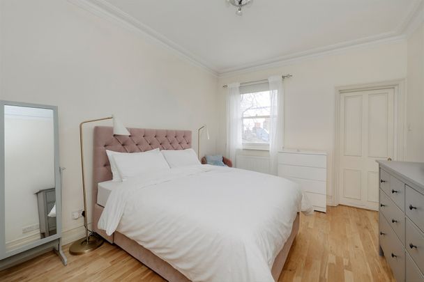 Beaufort Gardens, SW3 - Photo 1