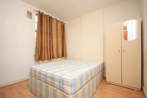 1 bedroom in a house share to rent - Photo 1