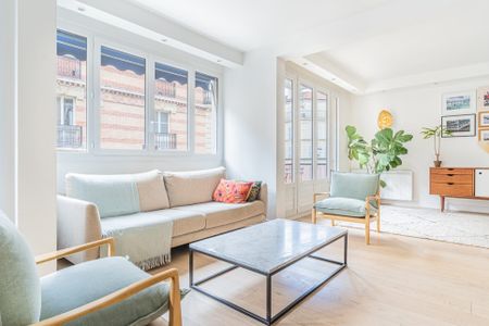 Appartement • La Plaine des Sablons - Photo 2