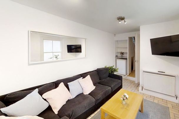 6 Bed Terraced House, Stanbury Avenue, BS16 - Photo 1