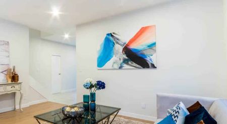 SPACIOUS 4 Bedroom property - Photo 5