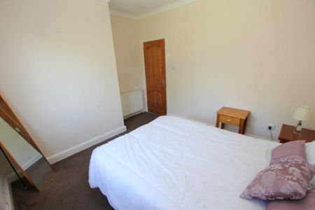 3 bedroom apartment to rent - Photo 4