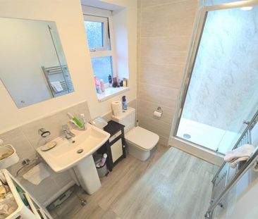 4 Bedroom Detached To Let - Photo 3