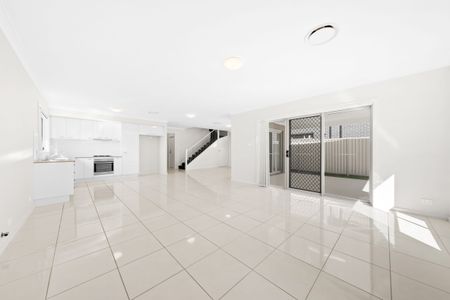 Well Presented Family Home - Photo 2