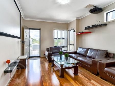 3/58 Lothian Street, Annerley QLD 4103 - Townhouse For Rent | Domain - Photo 2