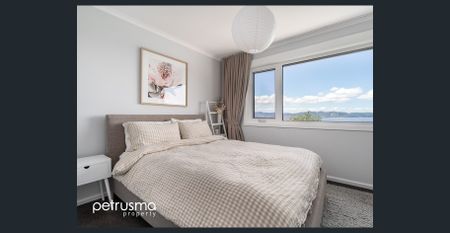 Private Townhouse with Views - Photo 5