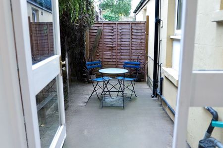 2 Bed Flat, Beulah Road, CR7 - Photo 3