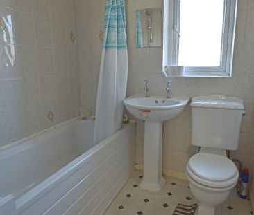 2 Bedroom Mid Terraced House - Photo 6