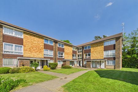 2 bedroom Flat in Broadlands Court, Bracknell - Photo 5