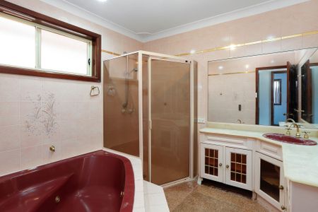 Neat Family Home - Photo 4