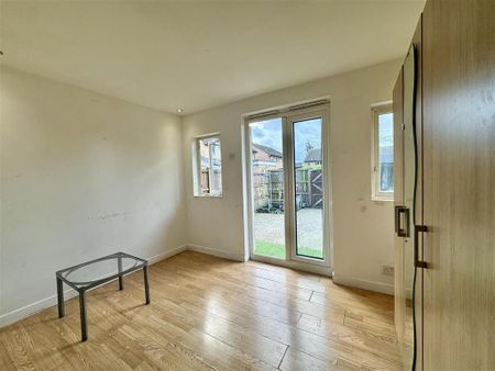 2 bedroom semi-detached house to rent - Photo 5