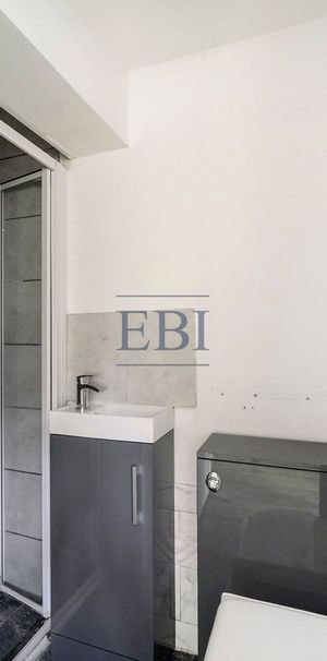 Hermitage Lane, Woodside Green, SE25 5HH - Photo 2