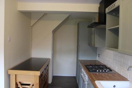 3 bedroom semi-detached house to rent - Photo 5