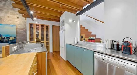 Sophisticated Living - Photo 3