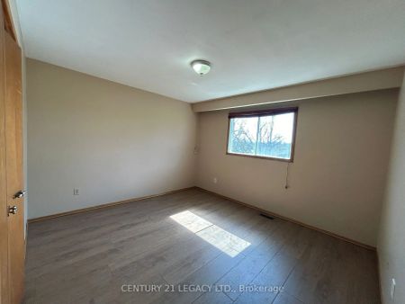 Property For Lease | W8082754 - Photo 3