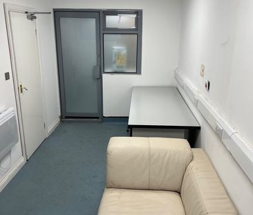 1 Bed Flat, Bowes Road, N13 - Photo 1