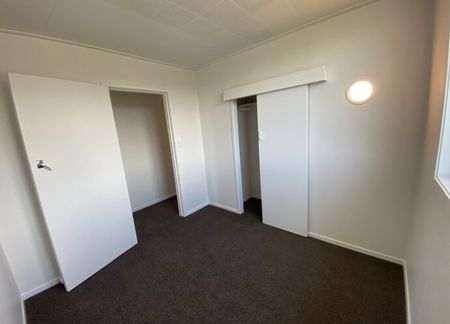 Upstairs Delight - Photo 5