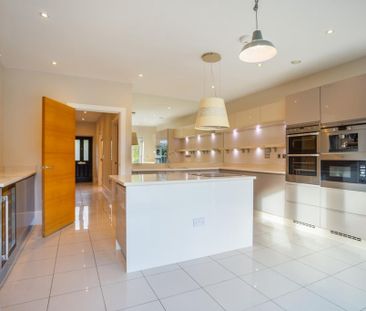 4 bedroom townhouse to rent - Photo 6