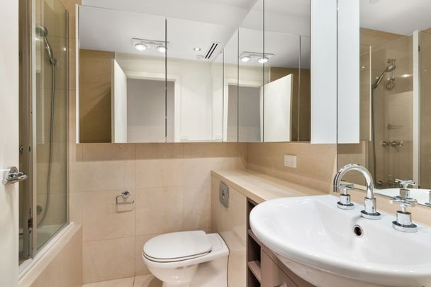 Forget the car and embrace the lifestyle - Photo 1