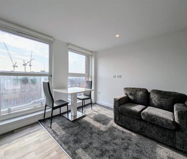 Studio to rent - Photo 1