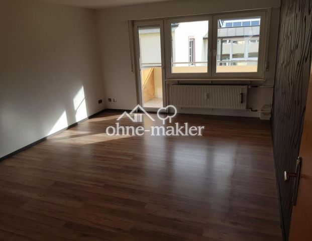 2 ZKB / 2x Balkon / Badewanne / Kellerraum / Einbauküche / Zentrum / ruhig Lage - Foto 1