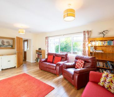 2 bedroom detached bungalow to rent - Photo 2