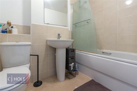 4 bedroom terraced house to rent - Photo 4