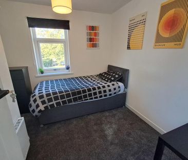 1 bedroom in a house share to rent - Photo 1