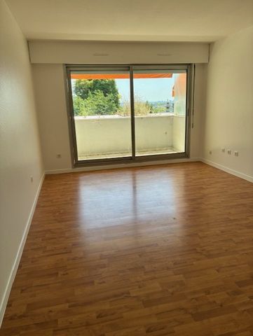 Location Appartement 2 pièces 48m² NOGENT SUR MARNE 94130 - Photo 3