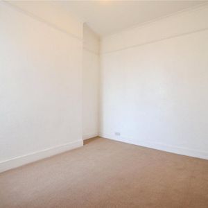 Parking to rent - Photo 2