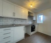Property For Let: Lloyd Close - Photo 5