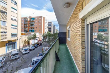 Carrer del Poeta Mas i Ros, Valencia, Valencian Community 46021 - Photo 2