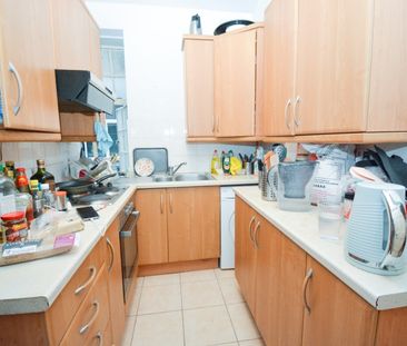 Room in a Shared Flat, Porchester Road, W2 - Photo 2