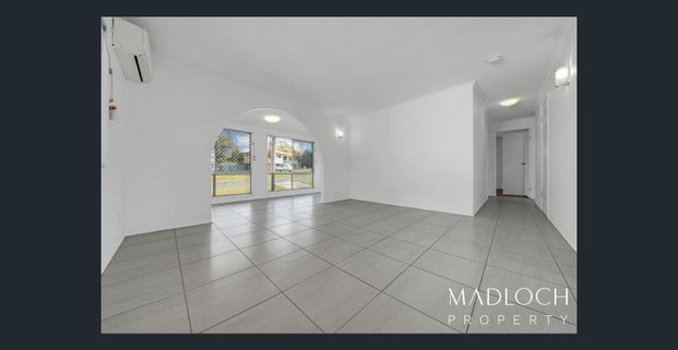 SPACIOUS 3-BEDROOM HOME WITH MODERN COMFORTS - Photo 1