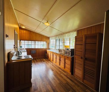 Cute Queenslander with lots of Charm - Part Furnished - Photo 5